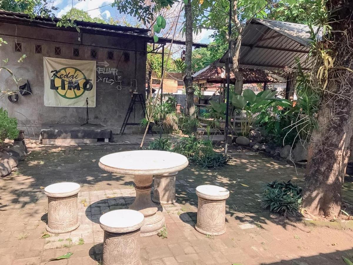 Oka Homestay Mitra Reddoorz Mataram Kültér fotó