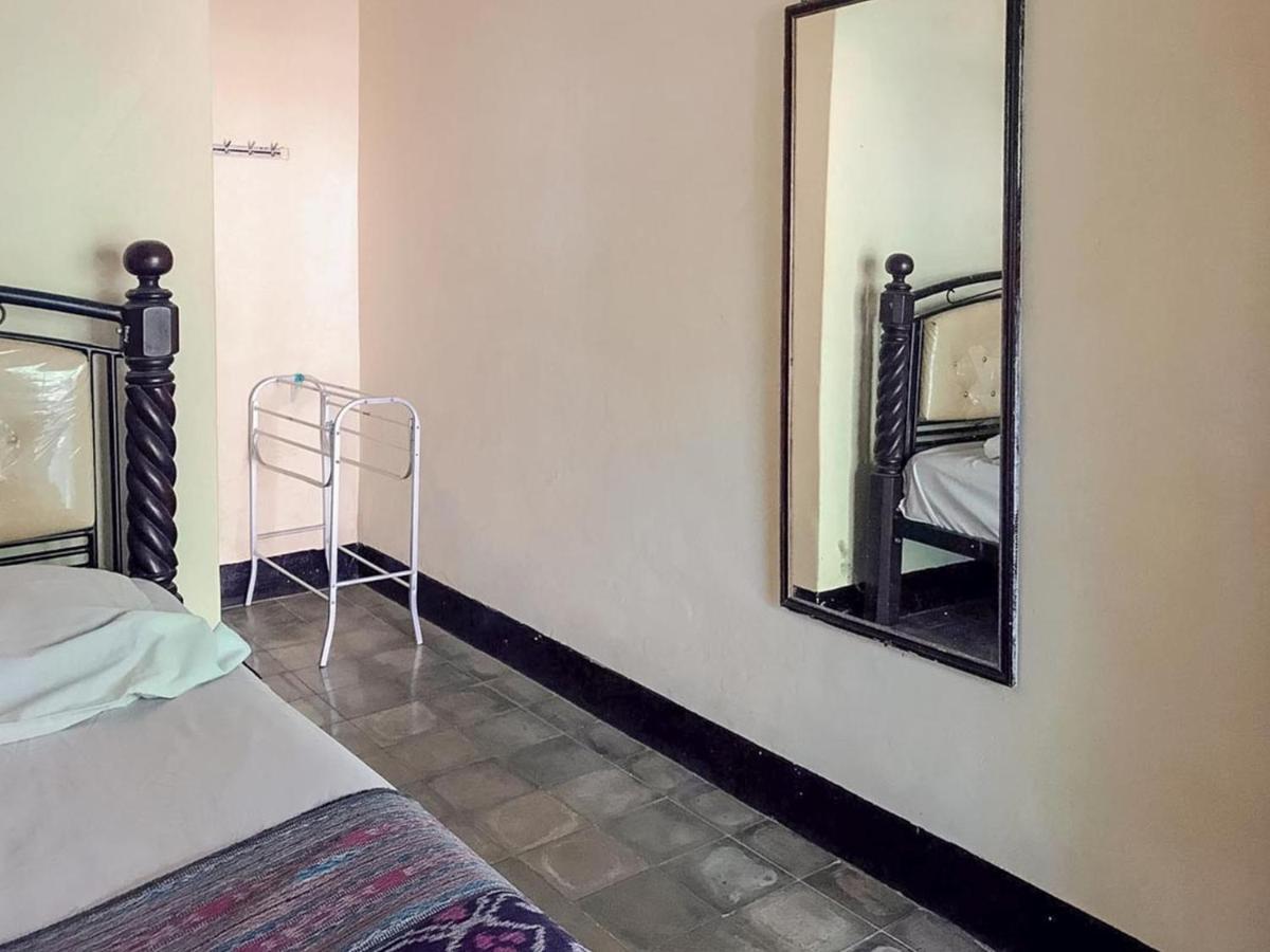 Oka Homestay Mitra Reddoorz Mataram Kültér fotó